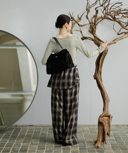 LAULEN(ローレン)の「front hook side tuck tops /フロントホックサイドタックトップス(Tシャツ/カットソー・レディース・イエロー/ブラック/グレー・FREE)」の13枚目の写真