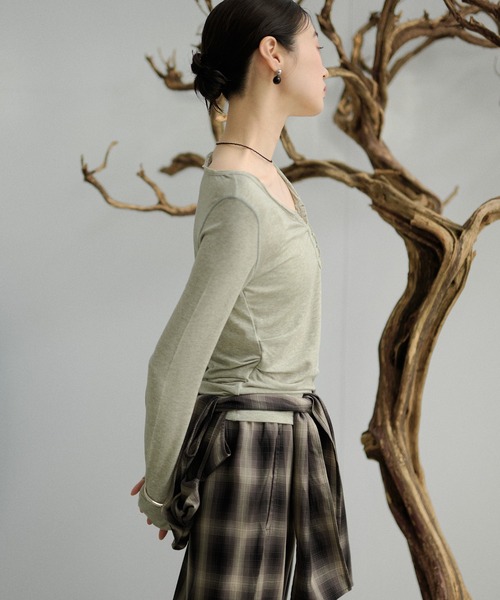 LAULEN(ローレン)の「front hook side tuck tops /フロントホックサイドタックトップス(Tシャツ/カットソー・レディース・イエロー/ブラック/グレー・FREE)」の9枚目の写真