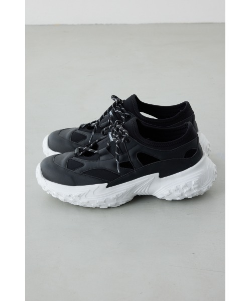 AZUL by moussy（アズールバイマウジー）の「ダッドソールスニーカーサンダル（サンダル・メンズ・ブラック・MEDIUM/SMALL/LARGE）」の4枚目の写真