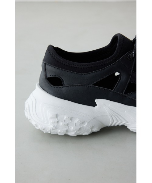 AZUL by moussy（アズールバイマウジー）の「ダッドソールスニーカーサンダル（サンダル・メンズ・ブラック・MEDIUM/SMALL/LARGE）」の11枚目の写真