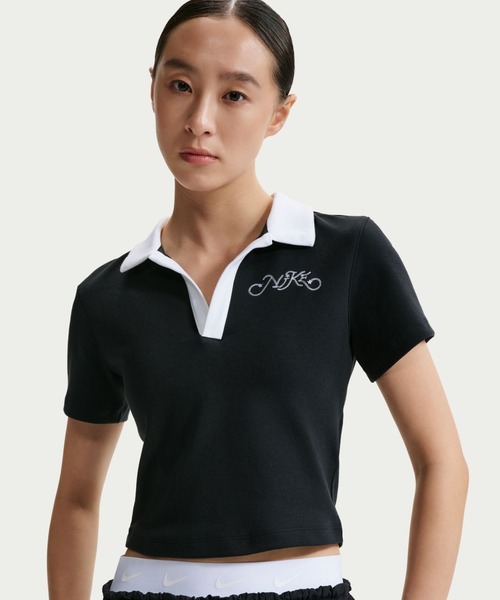NIKE（ナイキ）の「ナイキ NIKE ナイキ   NSW クロップS/S トップ（ポロシャツ・レディース・ブラック×ホワイト/ホワイト×ブルー・S/M/L/XL）」の2枚目の写真