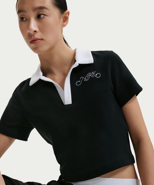 NIKE（ナイキ）の「ナイキ NIKE ナイキ   NSW クロップS/S トップ（ポロシャツ・レディース・ブラック×ホワイト/ホワイト×ブルー・S/M/L/XL）」の4枚目の写真