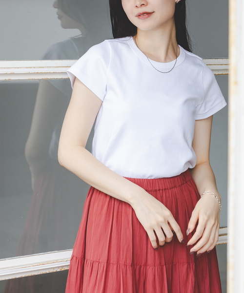 Noble(ノーブル)の「《追加》スビンコットンスムースコンパクトTシャツ2(Tシャツ/カットソー・レディース・ベージュ/チョコ/ブラック/ライトグリーン/ホワイト・FREE)」の2枚目の写真