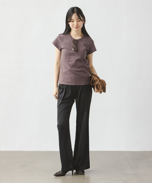 Noble(ノーブル)の「《追加》スビンコットンスムースコンパクトTシャツ2(Tシャツ/カットソー・レディース・ベージュ/チョコ/ブラック/ライトグリーン/ホワイト・FREE)」の12枚目の写真