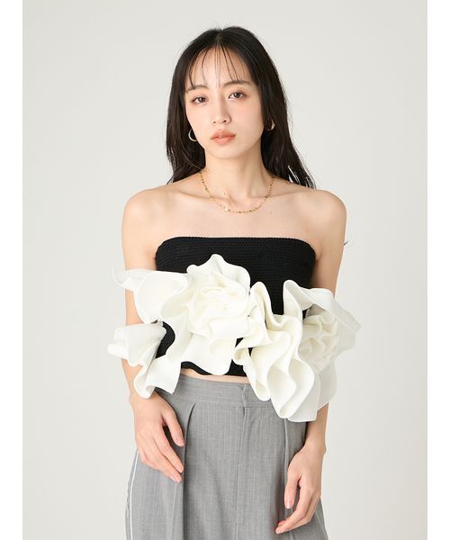 FRAY I.D（フレイアイディー）の「フラワーペプラムニットベアトップス（ニット/セーター・レディース・ブラック/マルチ/レッド・F）」の14枚目の写真