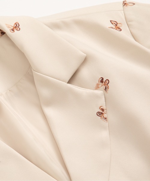 LA POMME petit(ラポミ・プチ)の「Butterfly Embroidery Jacket Set Up(セットアップ・レディース・アイボリー・LARGE/MEDIUM/SMALL)」の4枚目の写真