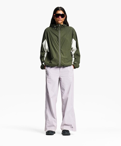 AIGLE(エーグル)の「【UPF50+ SolarPack】 UVカット ソーラーパック パッカブル フーデッドジャケット(ナイロンジャケット・メンズ・パープル/モスグリーン/レッド・L/S/M/XL/XS)」の18枚目の写真