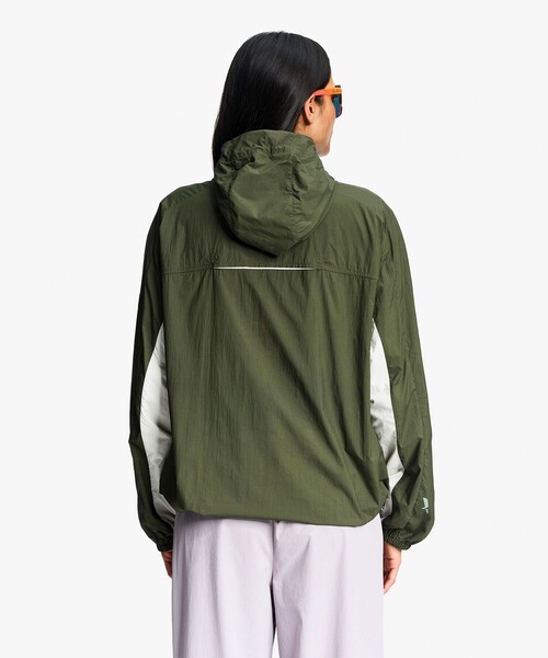 AIGLE(エーグル)の「【UPF50+ SolarPack】 UVカット ソーラーパック パッカブル フーデッドジャケット(ナイロンジャケット・メンズ・パープル/モスグリーン/レッド・L/S/M/XL/XS)」の22枚目の写真