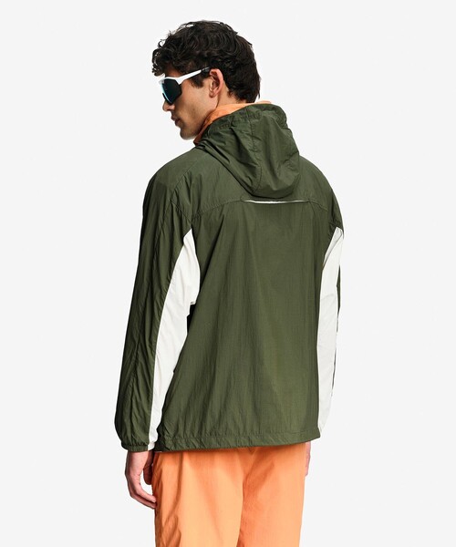 AIGLE(エーグル)の「【UPF50+ SolarPack】 UVカット ソーラーパック パッカブル フーデッドジャケット(ナイロンジャケット・メンズ・パープル/モスグリーン/レッド・L/S/M/XL/XS)」の6枚目の写真