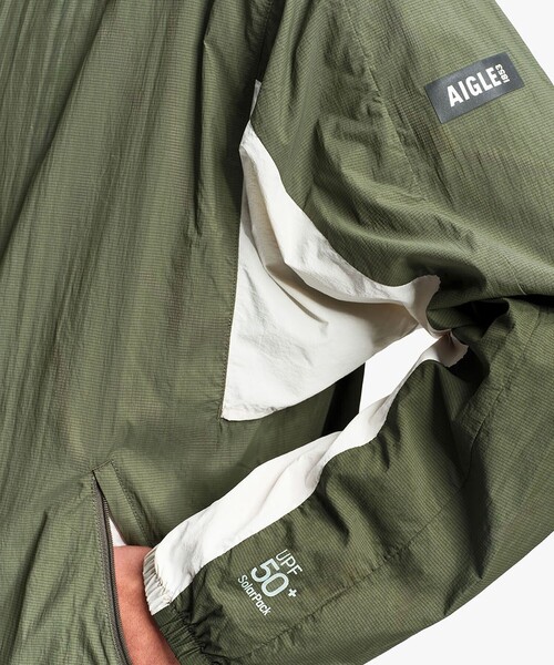 AIGLE(エーグル)の「【UPF50+ SolarPack】 UVカット ソーラーパック パッカブル フーデッドジャケット(ナイロンジャケット・メンズ・パープル/モスグリーン/レッド・L/S/M/XL/XS)」の7枚目の写真