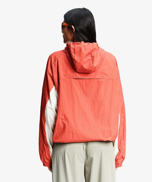 AIGLE(エーグル)の「【UPF50+ SolarPack】 UVカット ソーラーパック パッカブル フーデッドジャケット(ナイロンジャケット・メンズ・パープル/モスグリーン/レッド・L/S/M/XL/XS)」の15枚目の写真