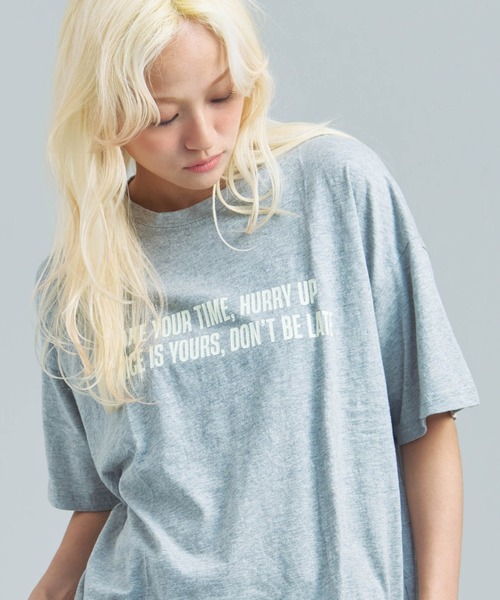 JACKROSE(ジャックローズ)の「JE-クロップド丈・ロゴSSTEE(Tシャツ/カットソー・メンズ・ブラック/レッド/グレー・FREE)」の1枚目の写真