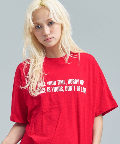 JACKROSE(ジャックローズ)の「JE-クロップド丈・ロゴSSTEE(Tシャツ/カットソー・メンズ・ブラック/レッド/グレー・FREE)」の3枚目の写真