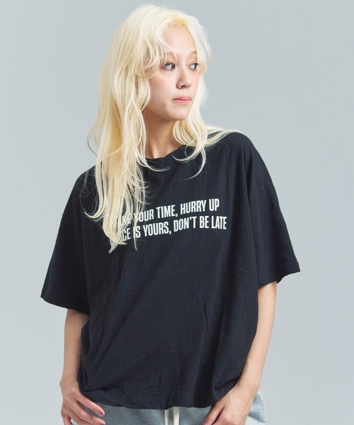 JACKROSE(ジャックローズ)の「JE-クロップド丈・ロゴSSTEE(Tシャツ/カットソー・メンズ・ブラック/レッド/グレー・FREE)」の4枚目の写真