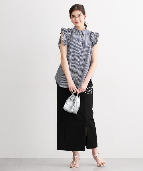 slattgir(スラットジール)の「高身長 ストライプ柄ショルダーフリルシャツ(トールサイズ)(シャツ/ブラウス・レディース・ネイビー/サックスブルー・TM/TL/TLL/T3L/T4L/T5L)」の4枚目の写真