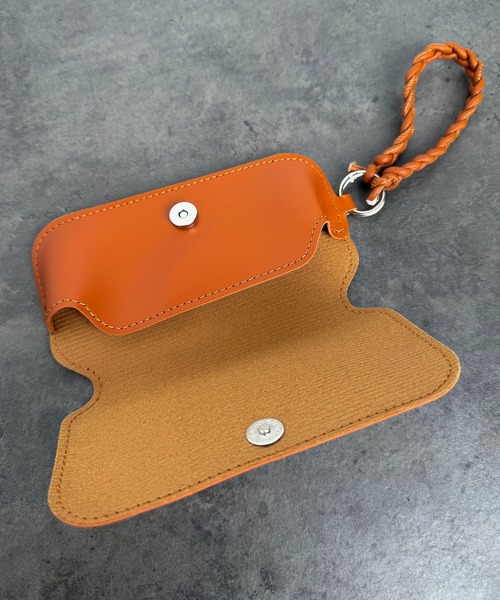 CALIFORNIA OUTFITTERS(カリフォルニア アウトフィッターズ)の「4E32-KR ストラップ付き レザーライクメガネケース(メガネ・レディース・ブラウン/ブラック・ONESIZE)」の5枚目の写真