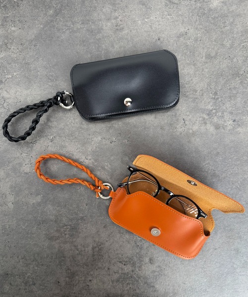 CALIFORNIA OUTFITTERS(カリフォルニア アウトフィッターズ)の「4E32-KR ストラップ付き レザーライクメガネケース(メガネ・レディース・ブラウン/ブラック・ONESIZE)」の7枚目の写真