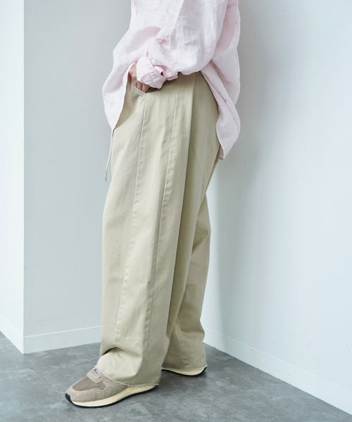 JOURNAL STANDARD LUXE(ジャーナルスタンダード ラックス)の「《追加》チノ スウィッチパンツ(チノパンツ・レディース・ベージュ・MEDIUM/LARGE/SMALL)」の2枚目の写真