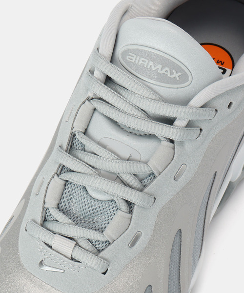NIKE(ナイキ)の「NIKE W AIR MAX DN8 HF5509-001(スニーカー・レディース・シルバー・25cm/24.5cm/24cm/23.5cm/23cm)」の5枚目の写真