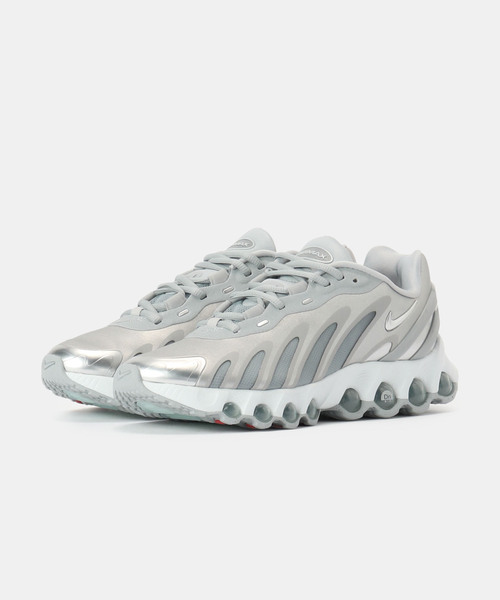 NIKE(ナイキ)の「NIKE W AIR MAX DN8 HF5509-001(スニーカー・レディース・シルバー・25cm/24.5cm/24cm/23.5cm/23cm)」の6枚目の写真