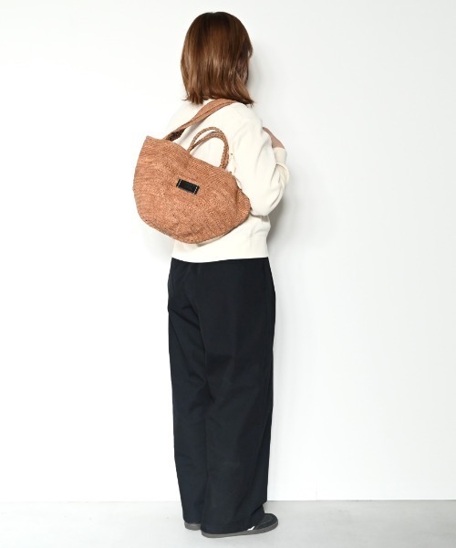 CLEDRAN(クレドラン)の「【手編み 天然ラフィア】CL3951 HAND&WORK RAFFIA 2WAY BAG(かごバッグ・レディース・ダークベージュ/ナチュラル・FREE)」の5枚目の写真