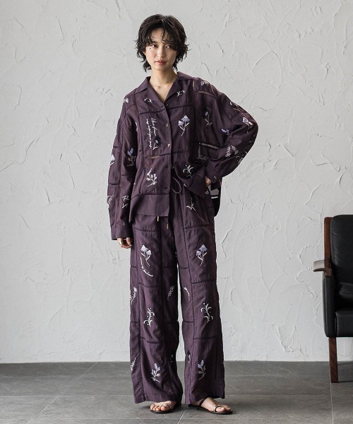 MAYSON GREY(メイソングレイ)の「【40周年限定】パッチワーク刺繍イージーワイドパンツ(その他パンツ・レディース・アイボリー/パープル系その他・M)」の17枚目の写真