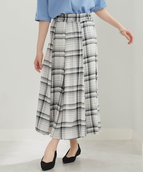 BELLUNA PLUS(ベルーナ)の「レーヨン素材プリントフレアースカート(スカート・レディース・ドット/ホワイト系・X-LARGE/LARGE/MEDIUM/SMALL)」の3枚目の写真
