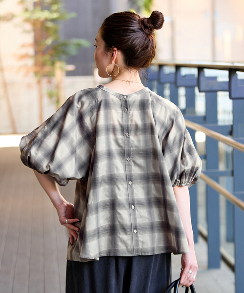 Simplicite(サンプリシテ)の「手洗い可 / シアーチェックバルーンブラウス(シャツ/ブラウス・レディース・チャコールグレー/ブラウン/ホワイト・FREE)」の9枚目の写真