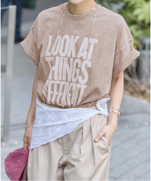 JOURNAL STANDARD(ジャーナルスタンダード)の「《追加3》ラウンドヘムピグメントT(Tシャツ/カットソー・レディース・サックスブルー/チョコ/ホワイト系その他/ベージュ・FREE)」の2枚目の写真