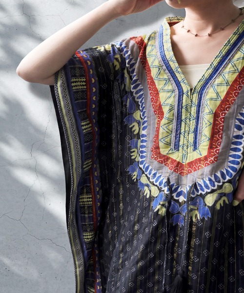 antiqua(アンティカ)の「アフリカン柄 綿100 カンガ風プリント カフタン ワンピース(ワンピース・レディース・ブラック・ONESIZE)」の2枚目の写真