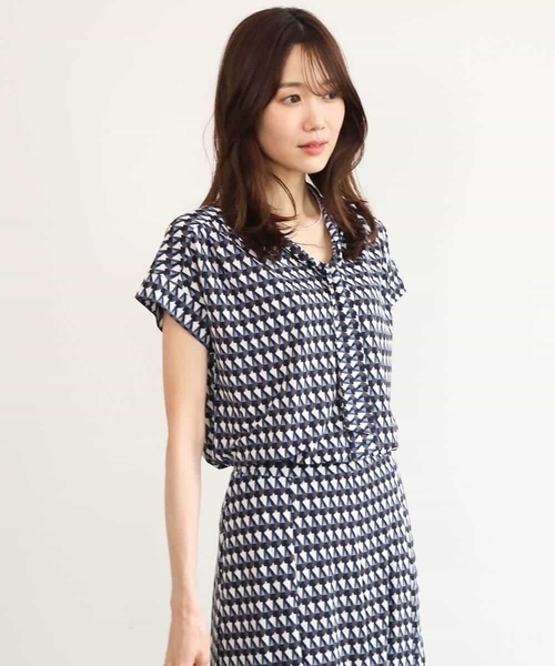 MK MICHEL KLEIN（エムケーミッシェルクラン）の「[洗える]タイデザイン幾何柄ジャージーカットソー（Tシャツ/カットソー・レディース・ブルーグリーン/ネイビー・38）」の21枚目の写真