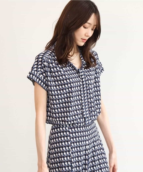 MK MICHEL KLEIN（エムケーミッシェルクラン）の「[洗える]タイデザイン幾何柄ジャージーカットソー（Tシャツ/カットソー・レディース・ブルーグリーン/ネイビー・38）」の22枚目の写真