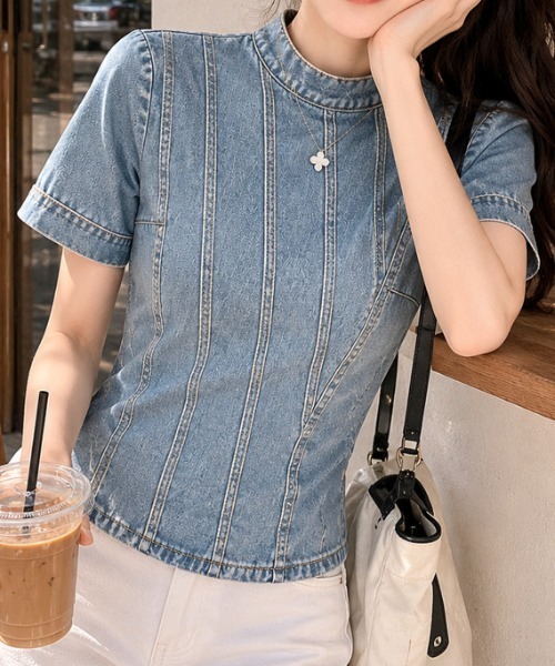 AMAJI（アマジ）の「デニム 半袖トップス（Tシャツ/カットソー・レディース・ブルー・MEDIUM/LARGE/X-LARGE）」の3枚目の写真