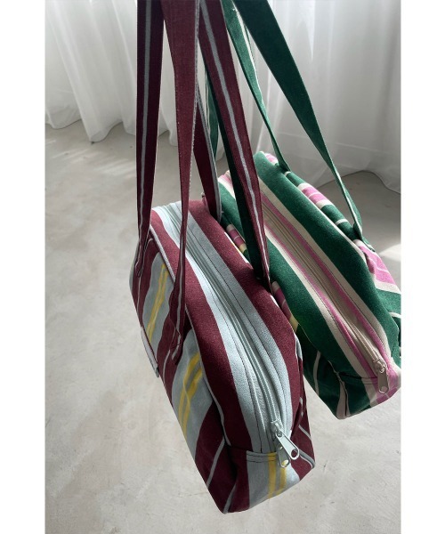 marjour(マージュール)の「STRIPE BOSTON BAG(ボストンバッグ・レディース・グリーン/レッド・FREE)」の5枚目の写真