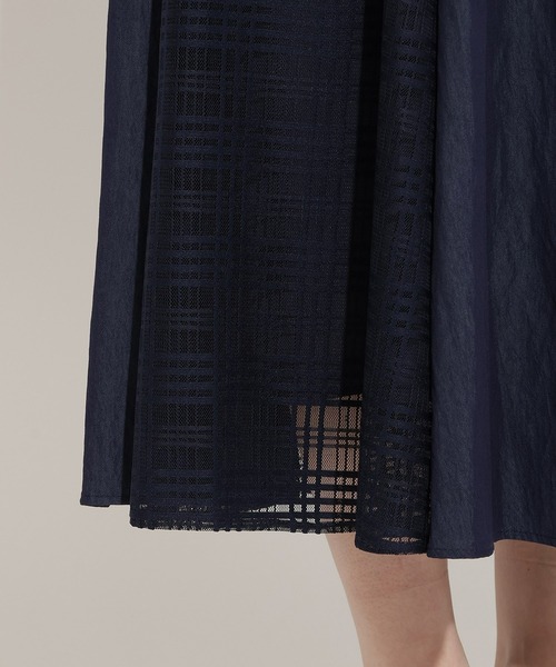 AND COUTURE（アンドクチュール）の「無地×チェックバイアス切替スカート（スカート・レディース・ネイビー/ブラック/オフホワイト・FREE）」の9枚目の写真