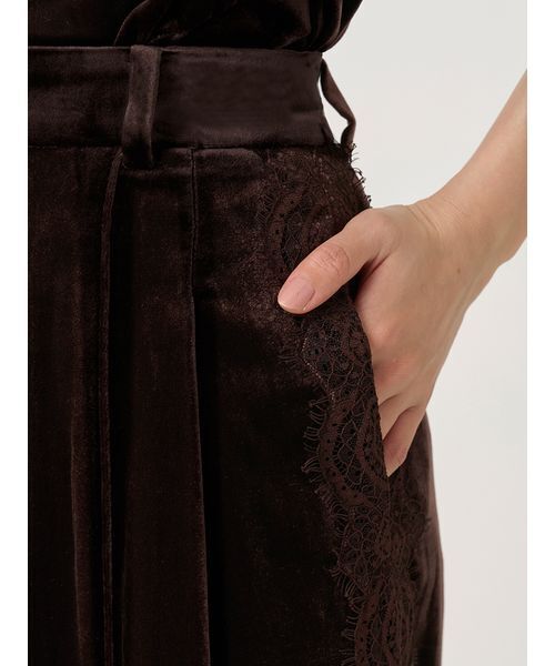 SNIDEL（スナイデル）の「【セットアップ対応】レースディティールベロアパンツ（その他パンツ・レディース・ブラック/ブラウン/ライトブルー・0/1）」の10枚目の写真