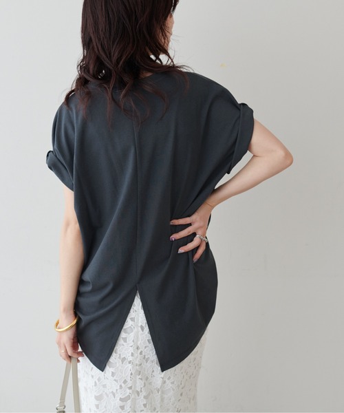 LARUTA(ラルータ)の「【LARUTA】汗染み防止バックスリットロゴT(Tシャツ/カットソー・レディース・チャコールグレー/ブラウン/オフホワイト/ホワイト系その他・FREE)」の18枚目の写真