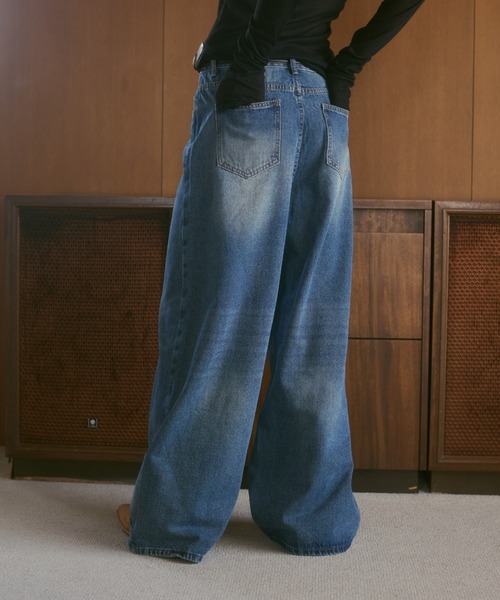 ELTONE(エルトーン)の「ルーズワイドデニムパンツ(デニムパンツ・レディース・ブルー・S/M)」の4枚目の写真