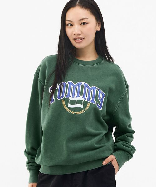 tommy jeans(トミー ジーンズ)の「リラックスバーシティクレストクルーネックトレーナー(スウェット・メンズ・ネイビー/グリーン系その他4・LARGE/X-LARGE/MEDIUM/SMALL)」の12枚目の写真