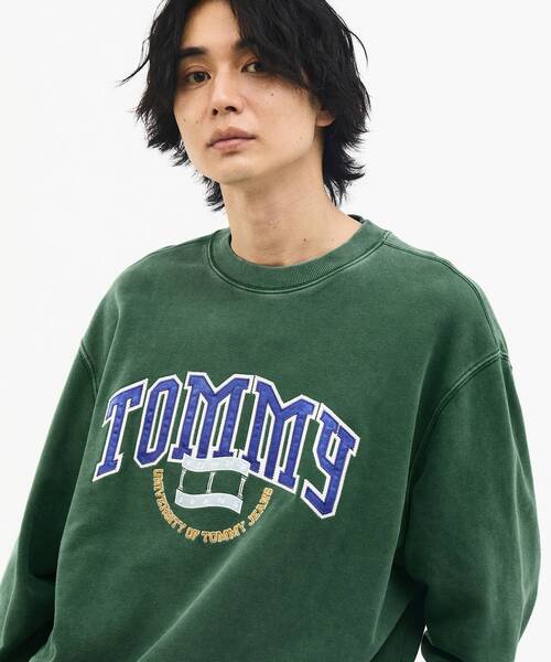 tommy jeans(トミー ジーンズ)の「リラックスバーシティクレストクルーネックトレーナー(スウェット・メンズ・ネイビー/グリーン系その他4・LARGE/X-LARGE/MEDIUM/SMALL)」の17枚目の写真