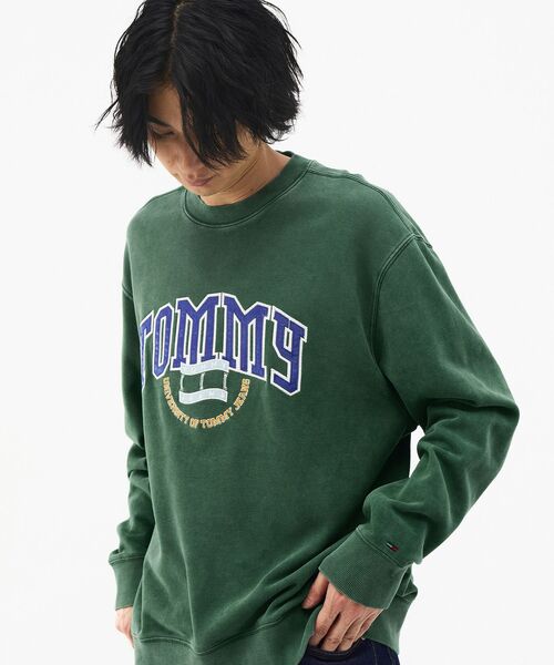 tommy jeans(トミー ジーンズ)の「リラックスバーシティクレストクルーネックトレーナー(スウェット・メンズ・ネイビー/グリーン系その他4・LARGE/X-LARGE/MEDIUM/SMALL)」の18枚目の写真
