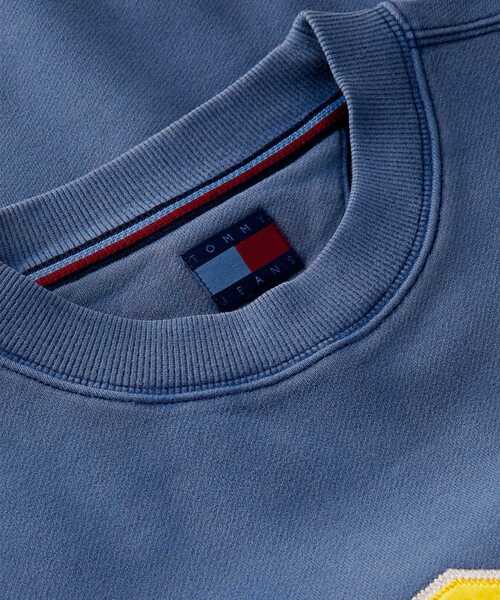 tommy jeans(トミー ジーンズ)の「リラックスバーシティクレストクルーネックトレーナー(スウェット・メンズ・ネイビー/グリーン系その他4・LARGE/X-LARGE/MEDIUM/SMALL)」の5枚目の写真
