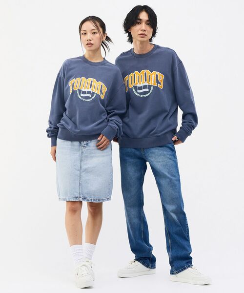 tommy jeans(トミー ジーンズ)の「リラックスバーシティクレストクルーネックトレーナー(スウェット・メンズ・ネイビー/グリーン系その他4・LARGE/X-LARGE/MEDIUM/SMALL)」の6枚目の写真