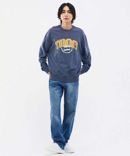 tommy jeans(トミー ジーンズ)の「リラックスバーシティクレストクルーネックトレーナー(スウェット・メンズ・ネイビー/グリーン系その他4・LARGE/X-LARGE/MEDIUM/SMALL)」の8枚目の写真