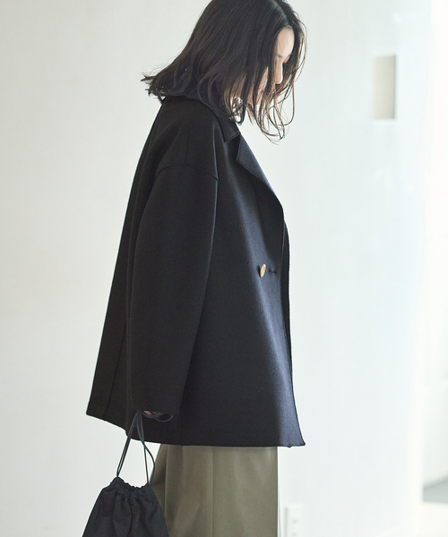 HARRIS WHARF LONDON(ハリスワーフロンドン)の「HARRIS WHARF LONDON Women dropped shoulder d.b. jacket p コート(その他アウター・レディース・ブラック・42)」の4枚目の写真
