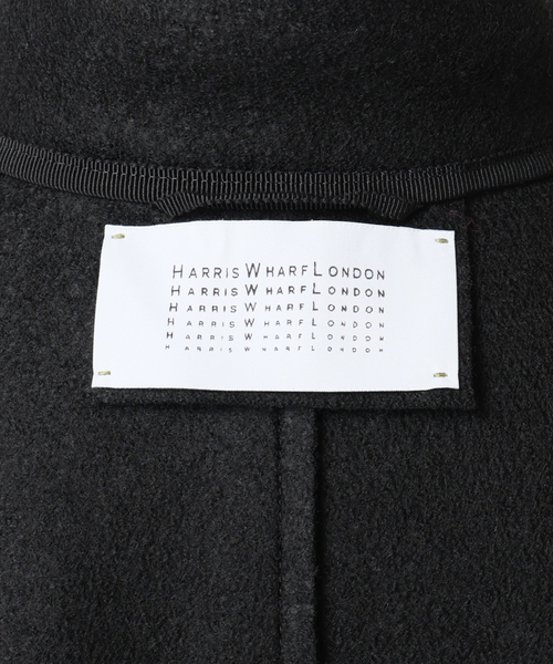 HARRIS WHARF LONDON(ハリスワーフロンドン)の「HARRIS WHARF LONDON Women dropped shoulder d.b. jacket p コート(その他アウター・レディース・ブラック・42)」の17枚目の写真