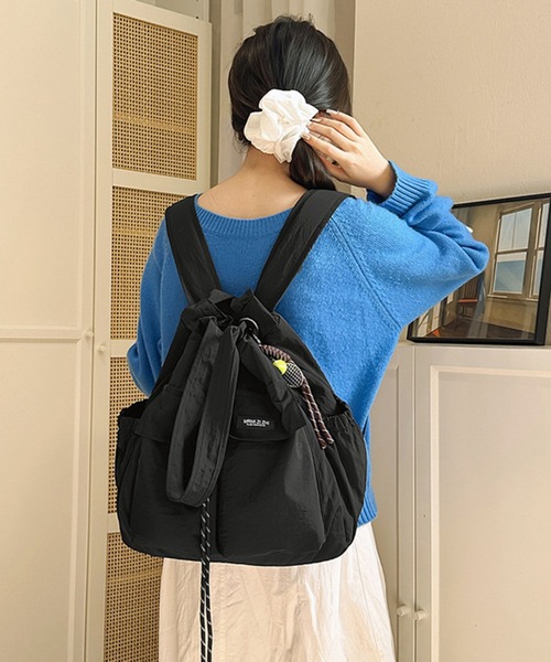STYLEBLOCK(スタイルブロック)の「大容量2WAYナイロン巾着ショルダーバッグ/リュック/バックパック/A4サイズ対応(ショルダーバッグ・レディース・ライトグレー/カーキ/ブラック・FREE)」の7枚目の写真