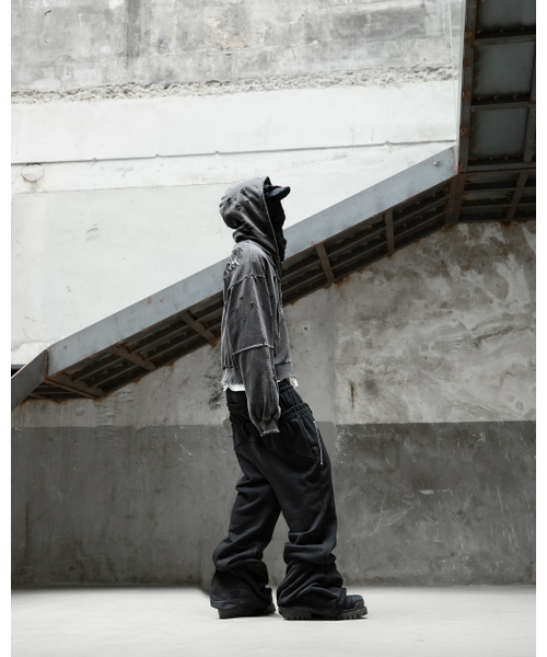 ROARINGRAD(ロアリングラド)の「デミジクロップフードジップアップブラック(パーカー・レディース・その他・MEDIUM/LARGE)」の3枚目の写真