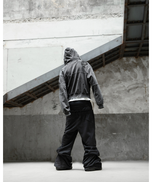 ROARINGRAD(ロアリングラド)の「デミジクロップフードジップアップブラック(パーカー・レディース・その他・MEDIUM/LARGE)」の5枚目の写真
