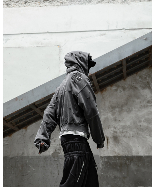 ROARINGRAD(ロアリングラド)の「デミジクロップフードジップアップブラック(パーカー・レディース・その他・MEDIUM/LARGE)」の8枚目の写真